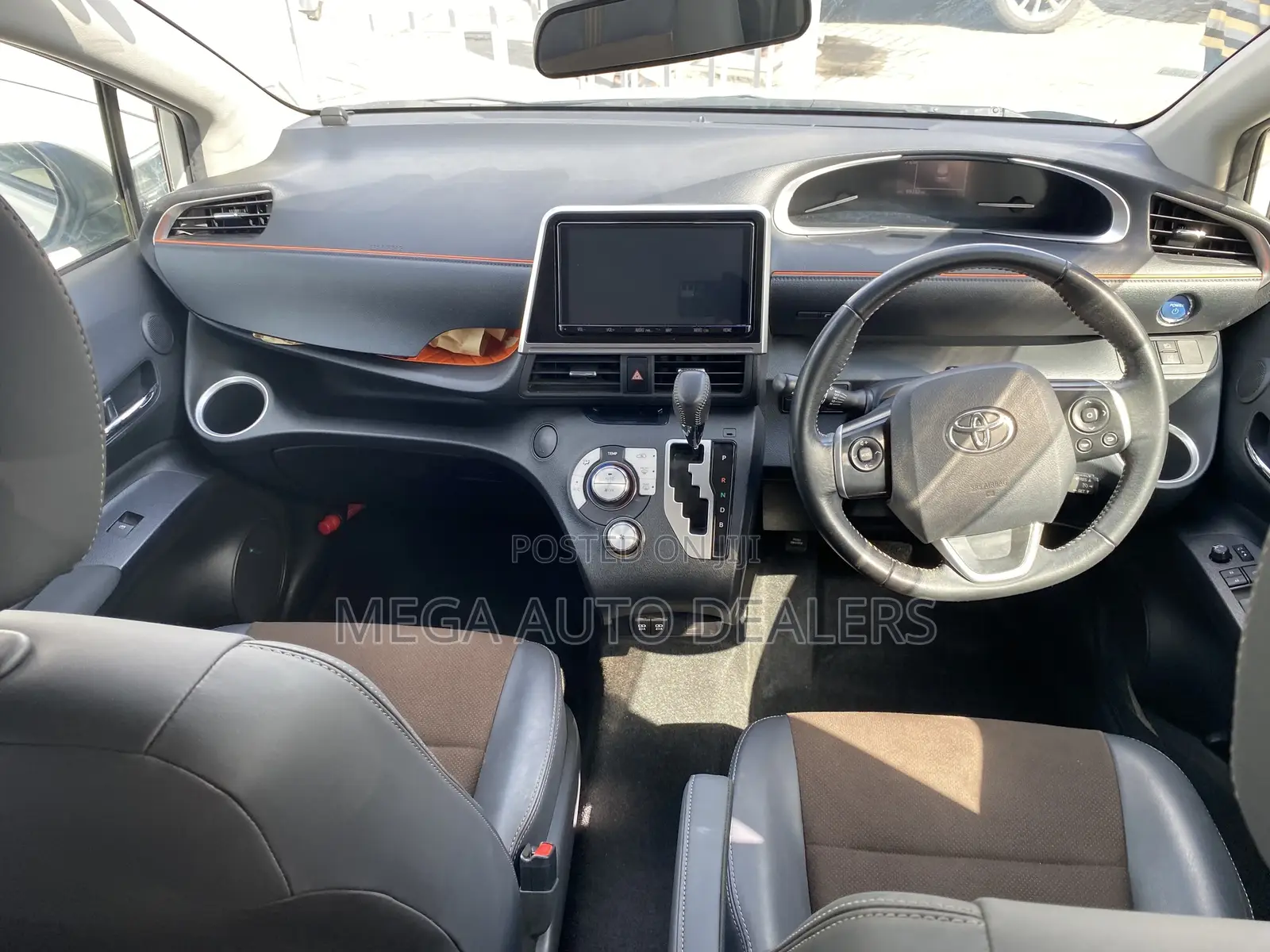 Toyota Sienta 2018 White
