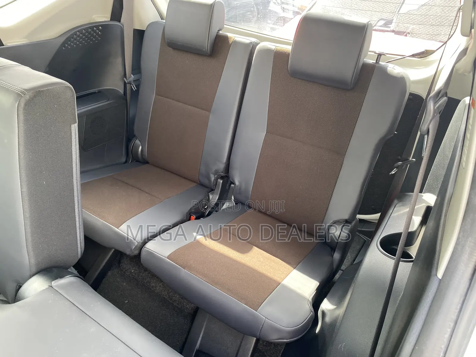 Toyota Sienta 2018 White