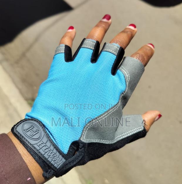 Half Finger Anti-slip Fitness Gloves For Men And Women
