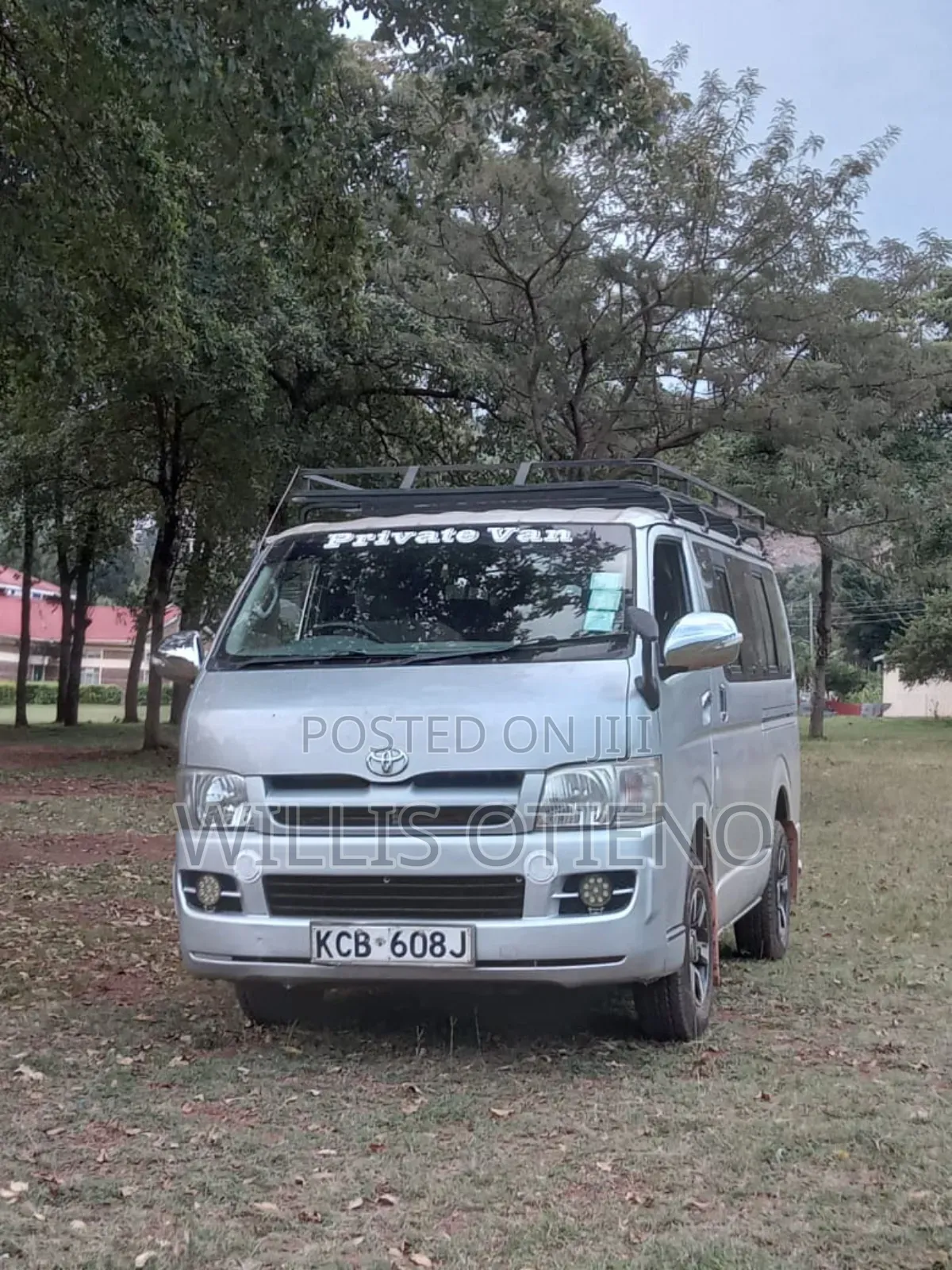 Toyota Hiace 7l Van for Hire