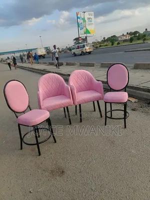 4 Manicure Baby Pink Seats 