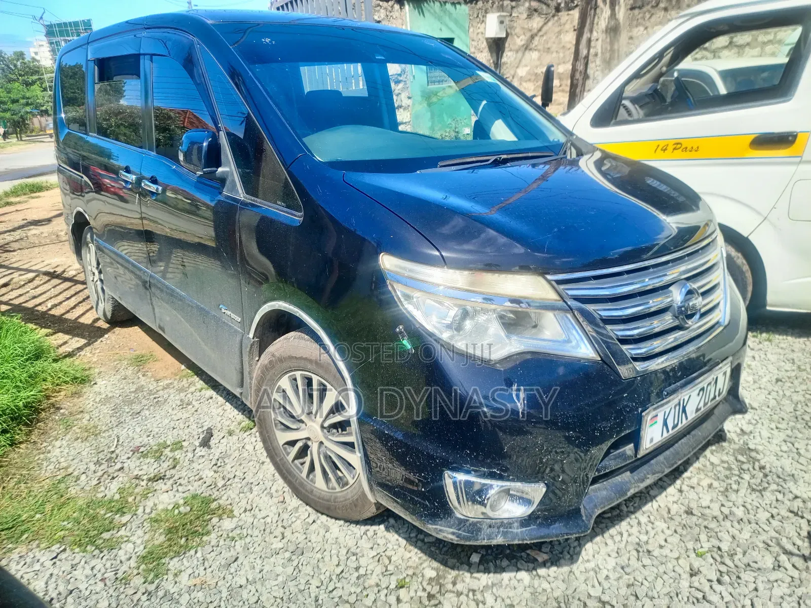Nissan Serena 2013 Black