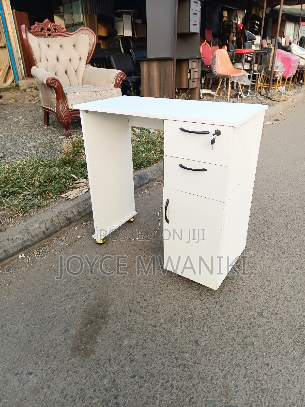 Manicure White Board Table, With Storage 