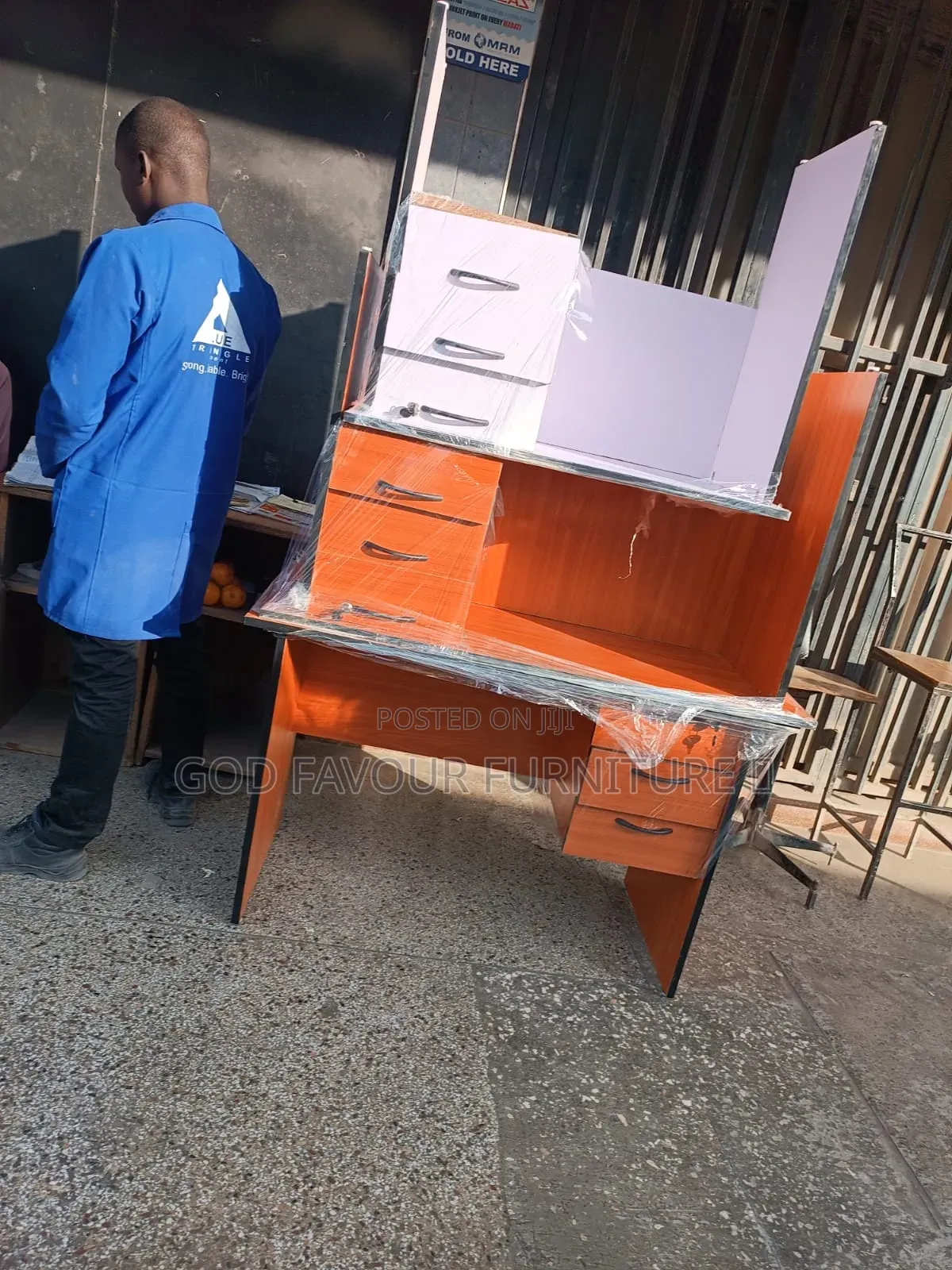 Brand New Quality Product 0.9m Office Desk Zs8j