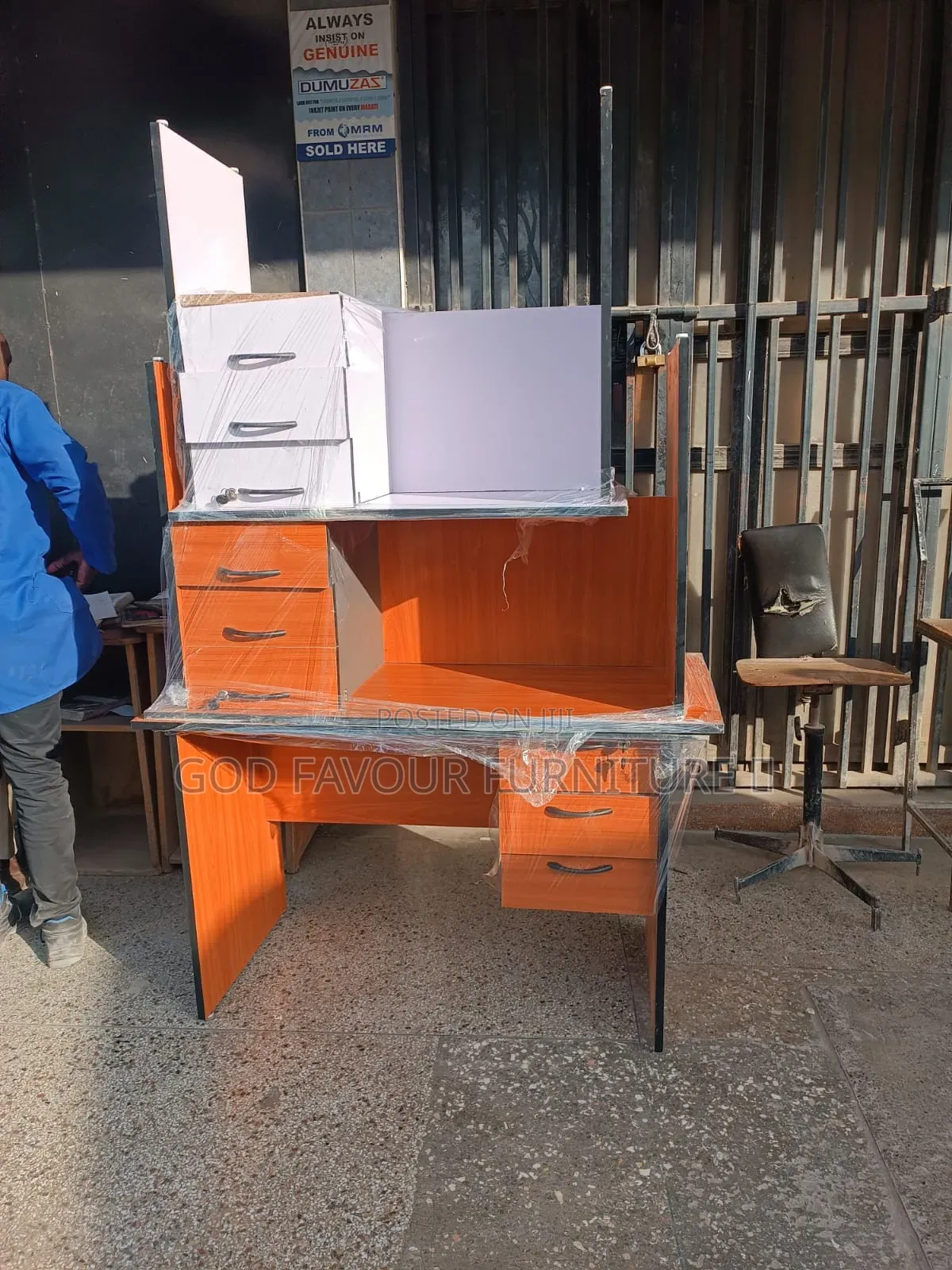 1m Lockable Drawers Office Table/Desk Tw2k