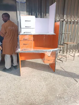 1.2m Lockable Office Desk With Drawers Yp9v
