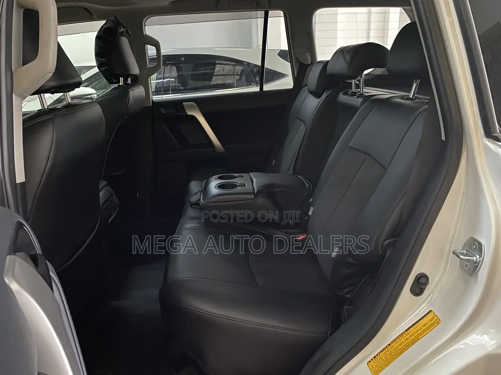 Toyota Land Cruiser Prado 2018 Off white