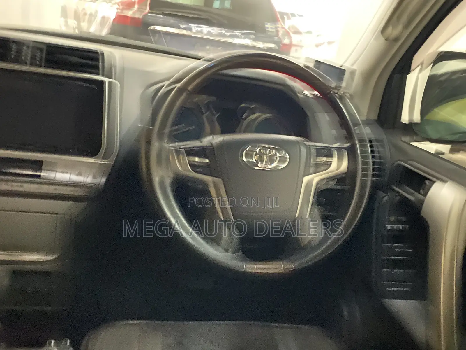 Toyota Land Cruiser Prado 2018 Off white