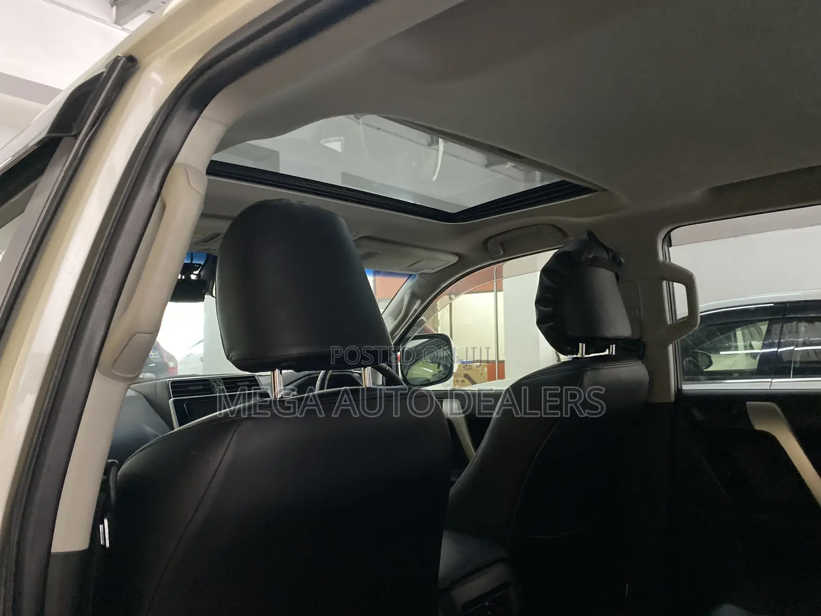 Toyota Land Cruiser Prado 2018 Off white