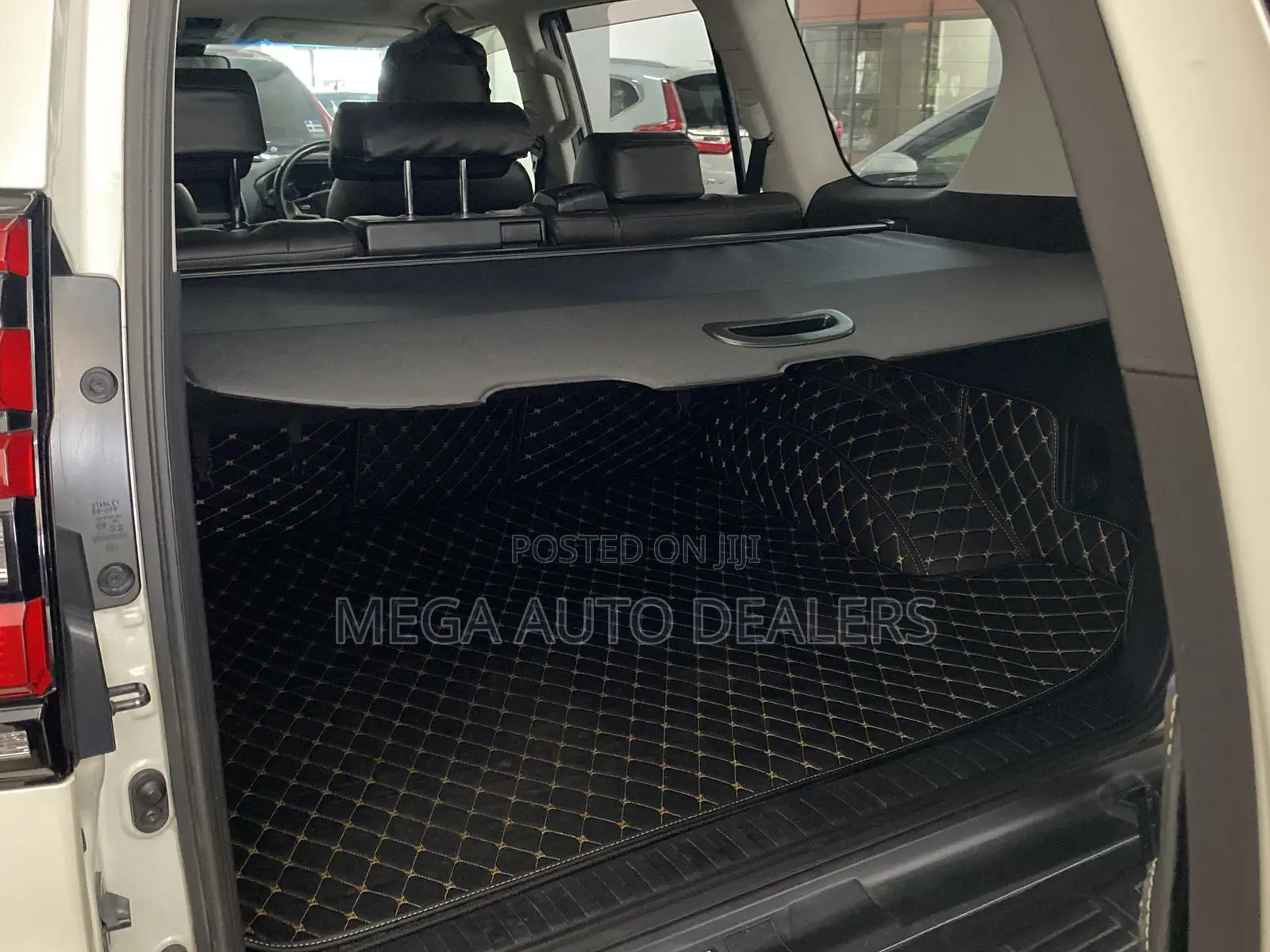 Toyota Land Cruiser Prado 2018 Off white