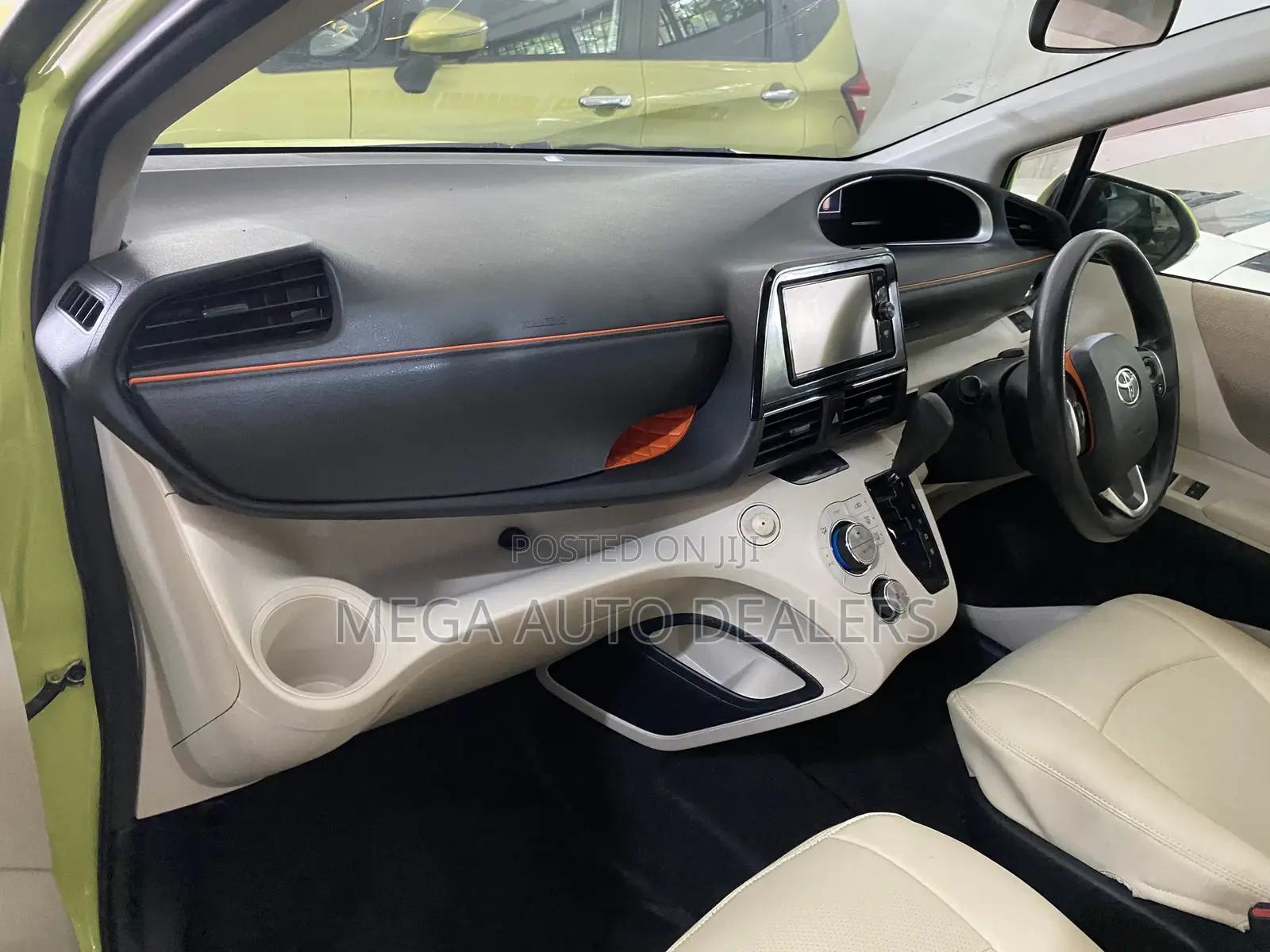 Toyota Sienta 2018 Yellow