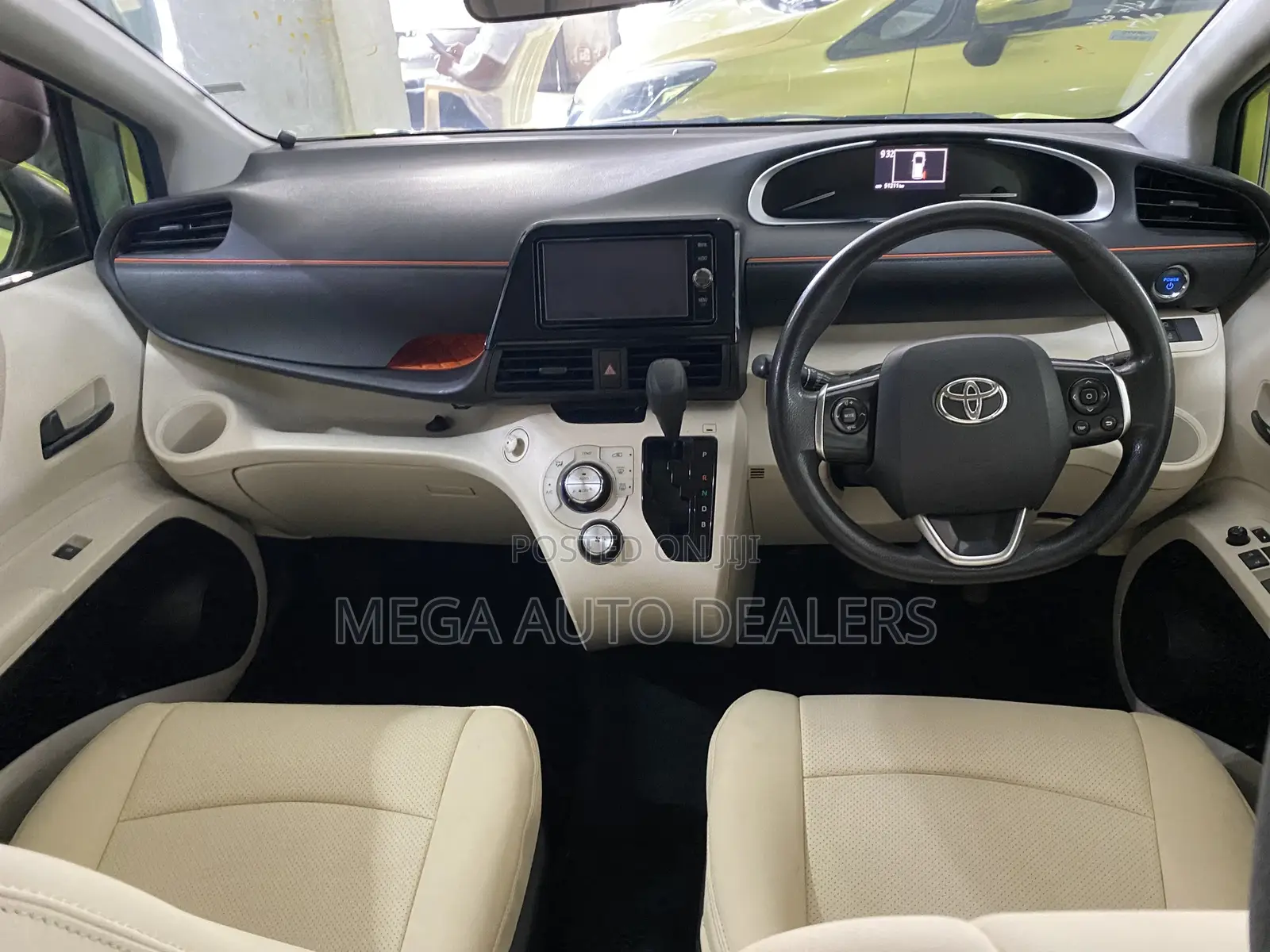 Toyota Sienta 2018 Yellow