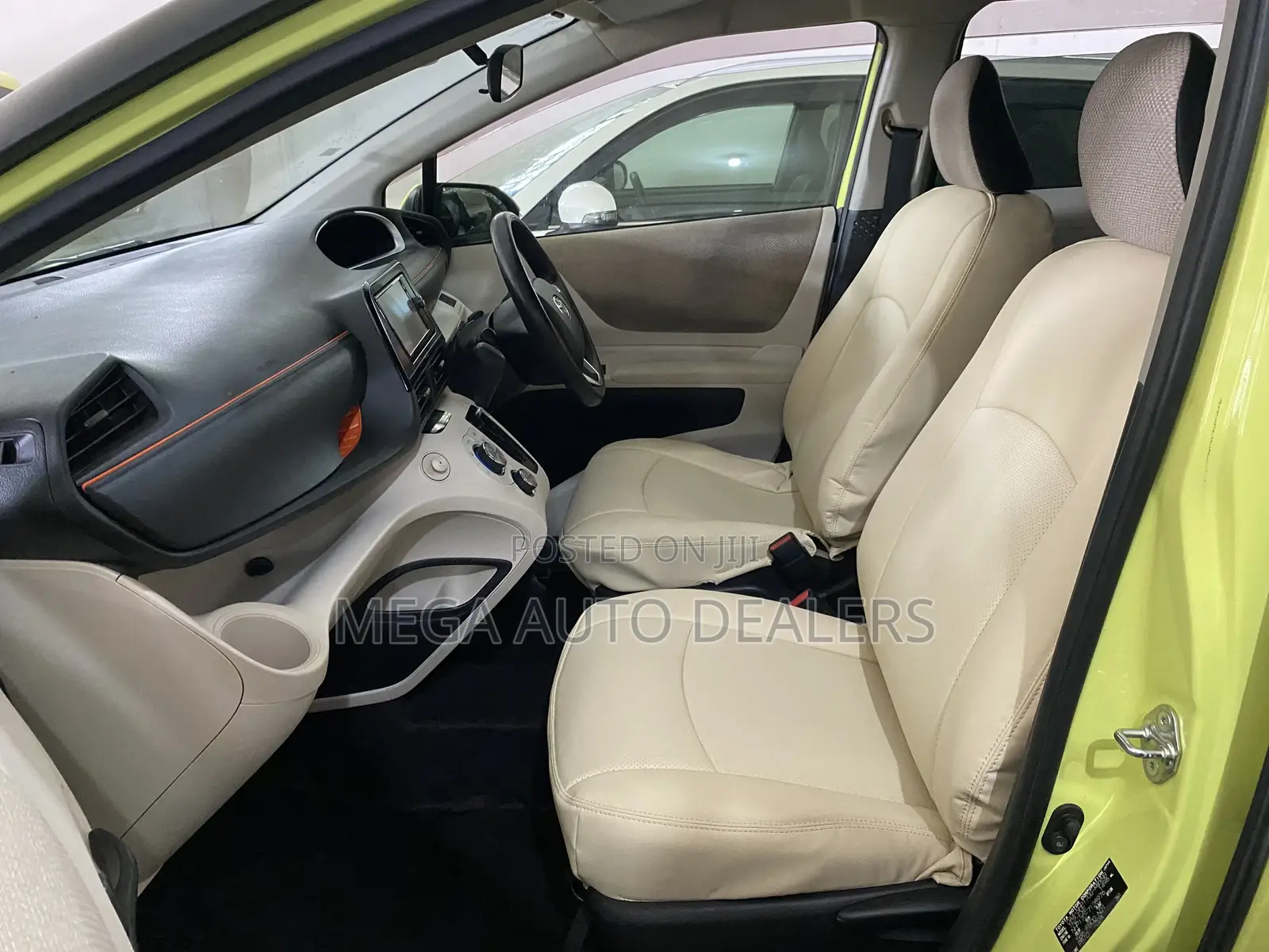Toyota Sienta 2018 Yellow