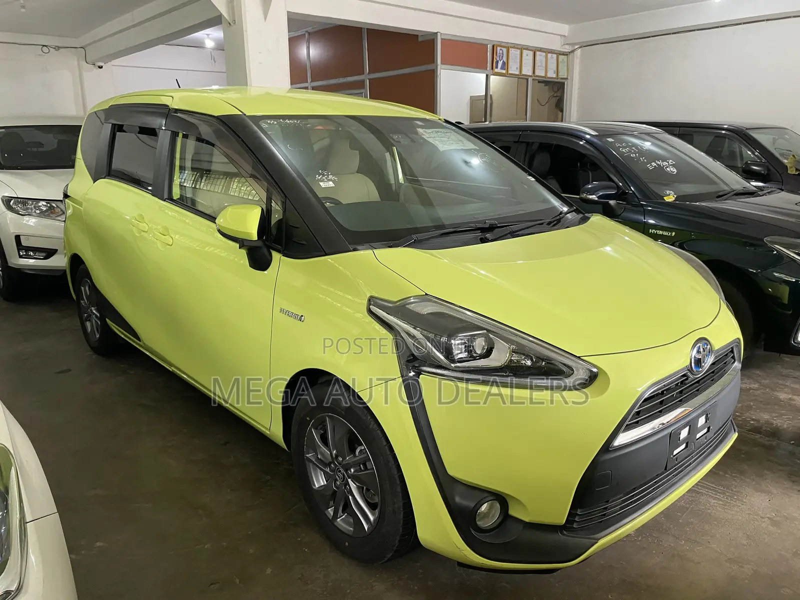 Toyota Sienta 2018 Yellow