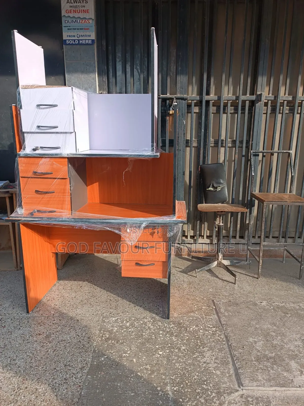 Modernised Size 1.2m Office Desk Quality Ks9j