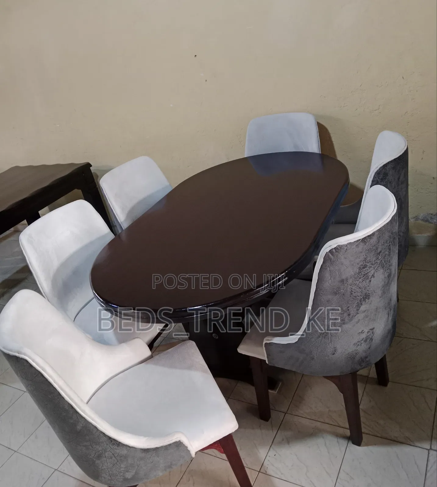Modern Table With 6 Seats