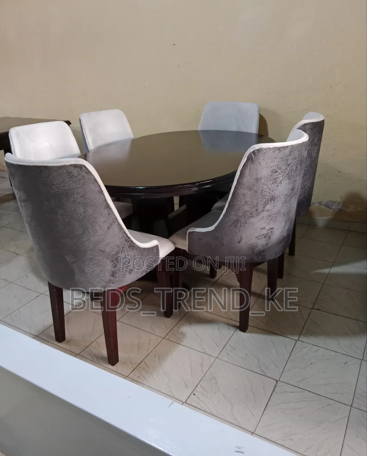 Modern Table With 6 Seats
