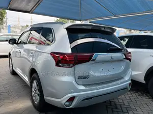 Mitsubishi Outlander 2.0 PHEV AWD 2018 White