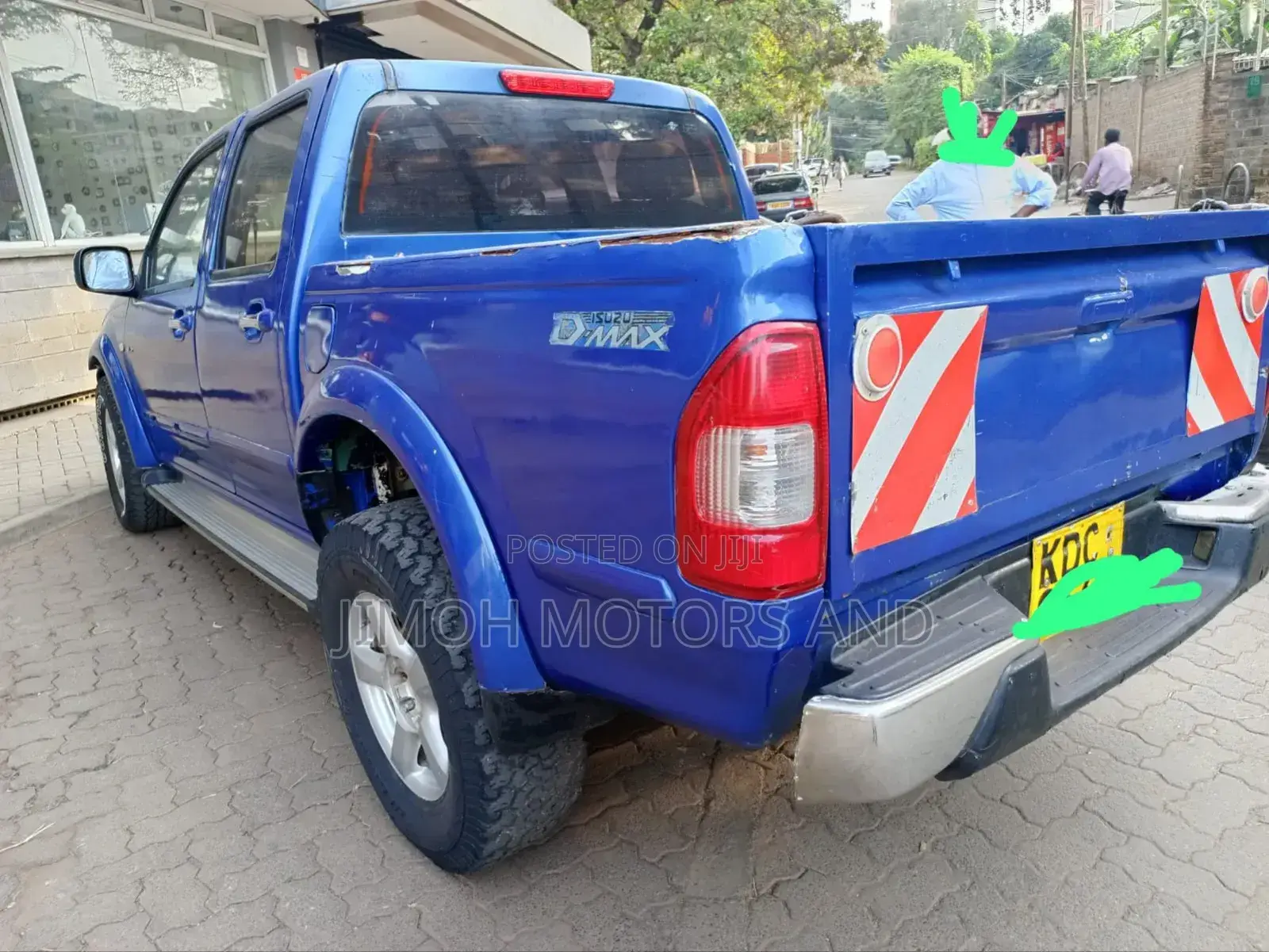 Isuzu D-MAX 2013 Blue