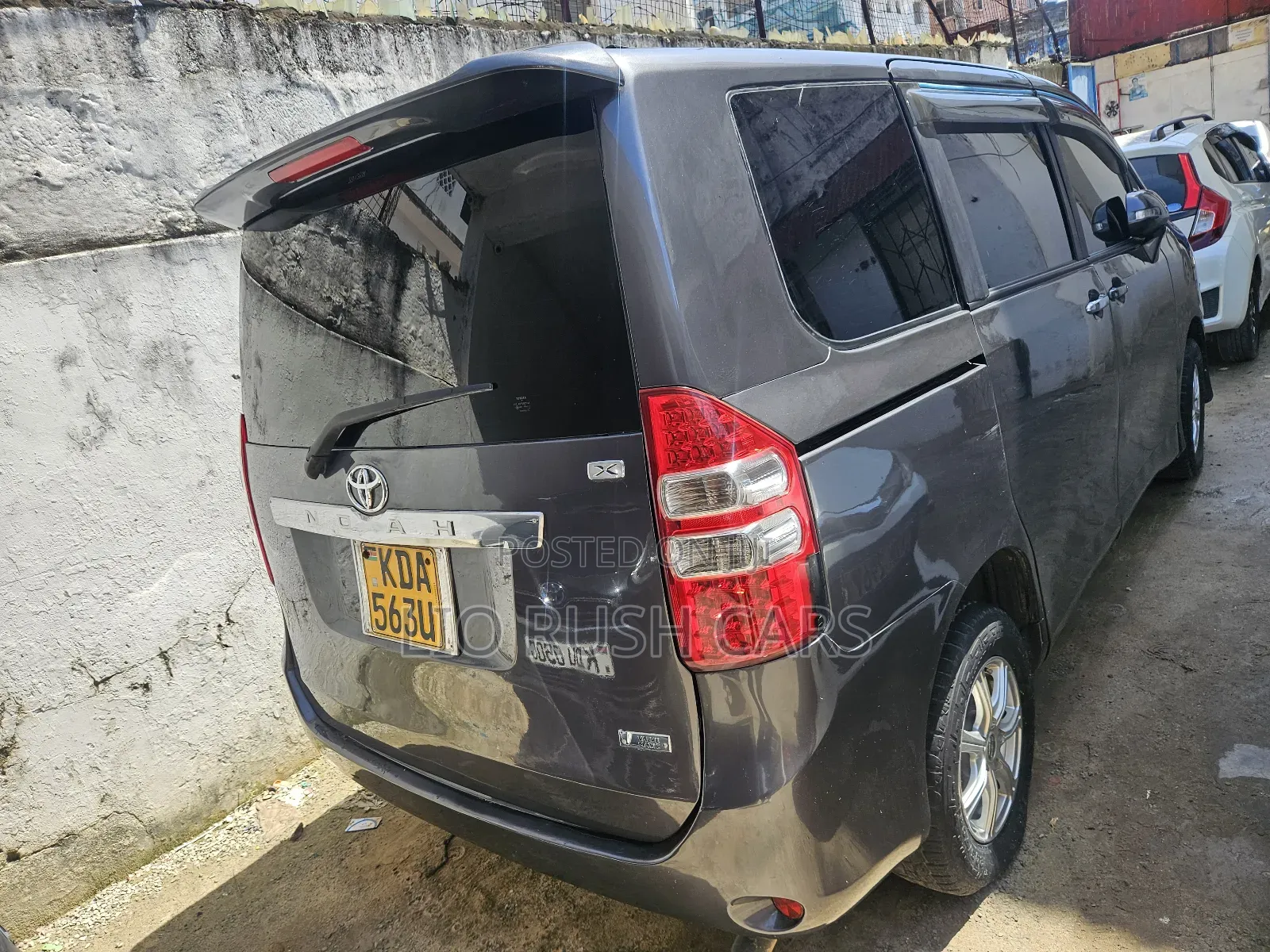 Toyota Noah 2014 Gray