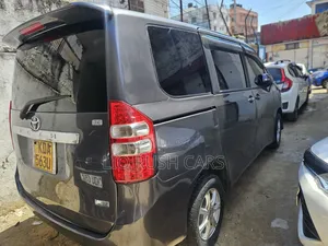 Toyota Noah 2014 Gray