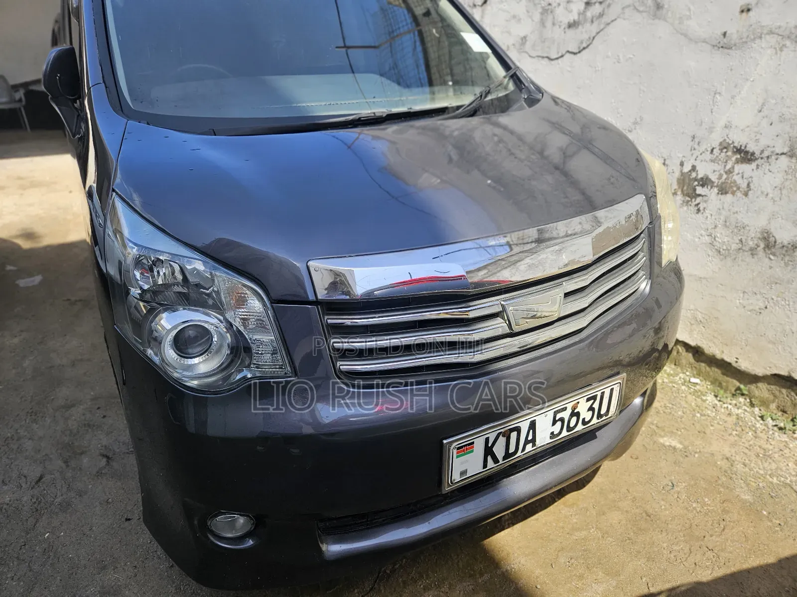 Toyota Noah 2014 Gray