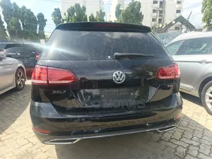 Volkswagen Golf 1.4T S FWD 2019 Black