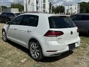 Volkswagen Golf 2018 Pearl