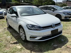 Volkswagen Golf 2018 Pearl