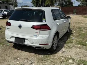 Volkswagen Golf 2018 Pearl