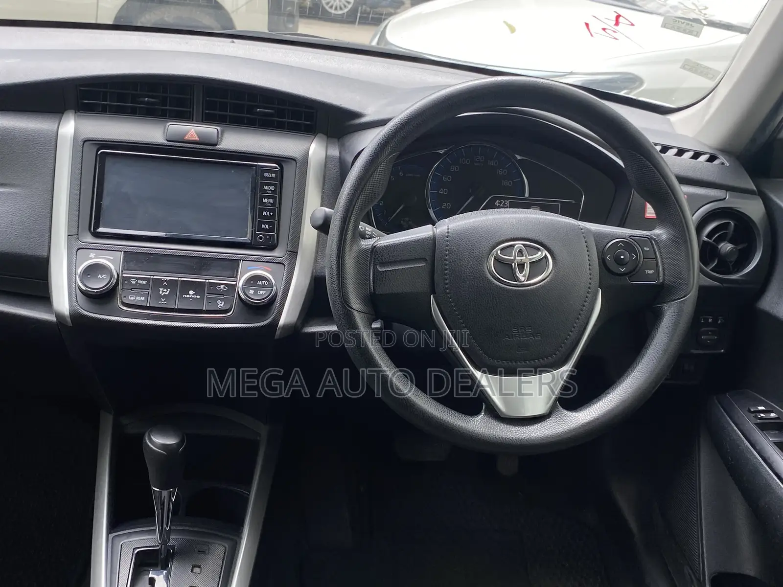 Toyota Corolla Fielder 2018 Silver