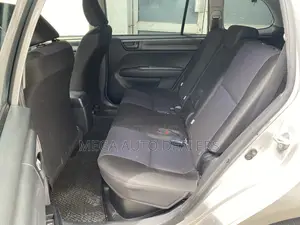 Toyota Corolla Fielder 2018 Silver
