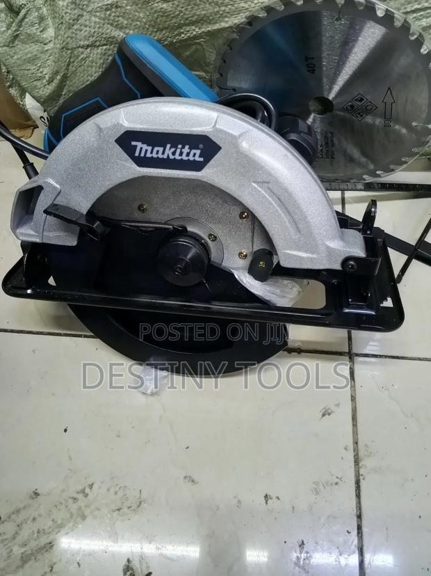 9inch Makita Circular Saw