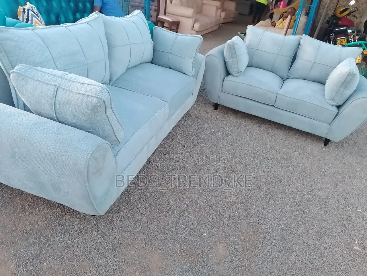 Gray 5 Seater Classy Butterfly Sofa 3-2