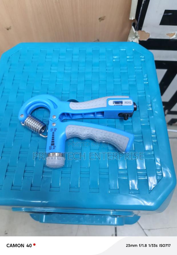 Adjustable Hand Grip - main view