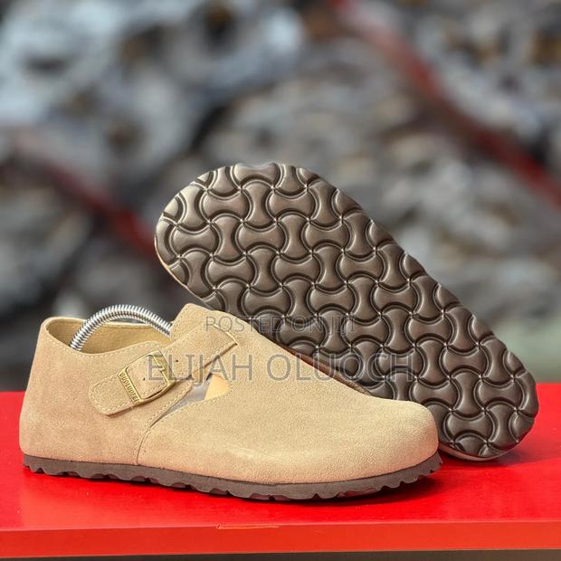 Closed Birkenstock Clogs - thumbnail 2