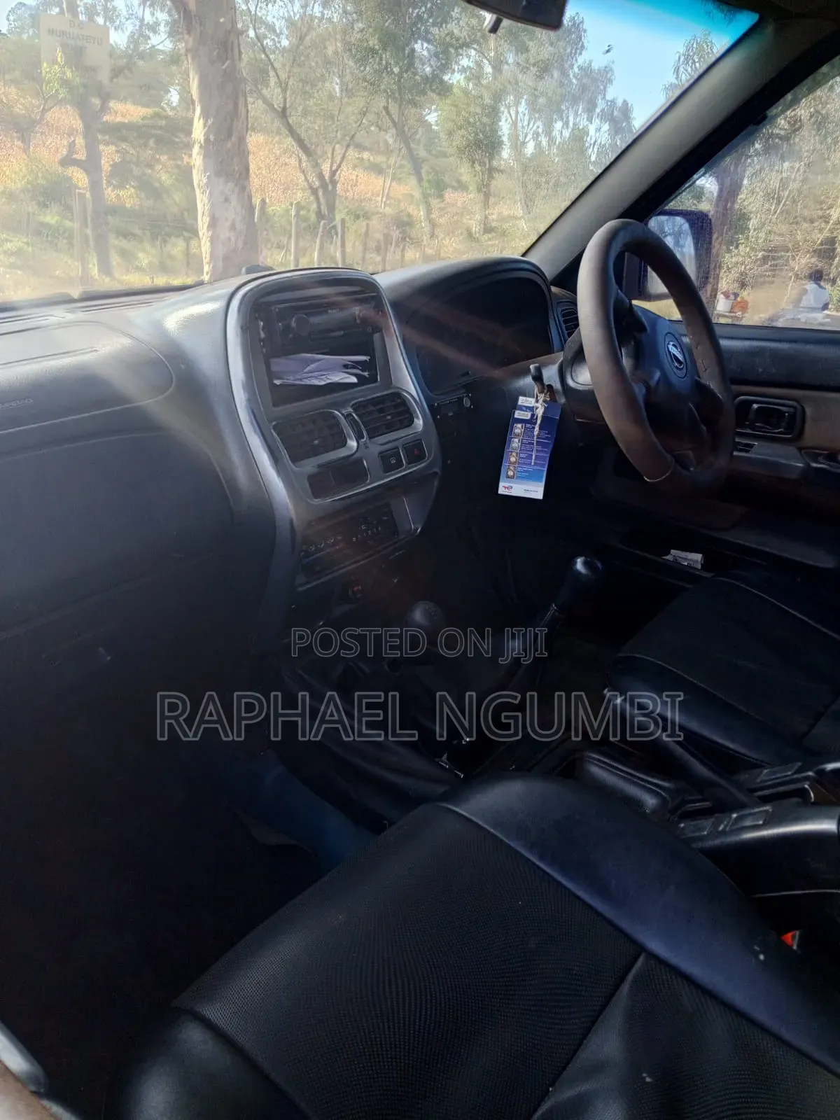 Nissan Navara 1999 Gold