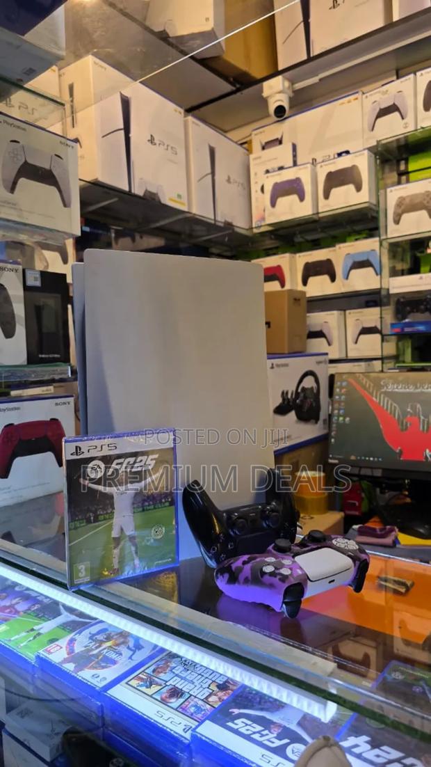 European Ps5 With Two Pads and Fc25