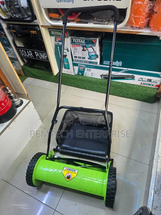 16" Domestic Grass Trimmer Lawnmower - main view