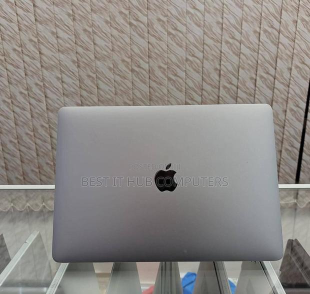 Laptop Apple MacBook Pro 2019 16GB Intel Core i7 SSD 256GB - main view