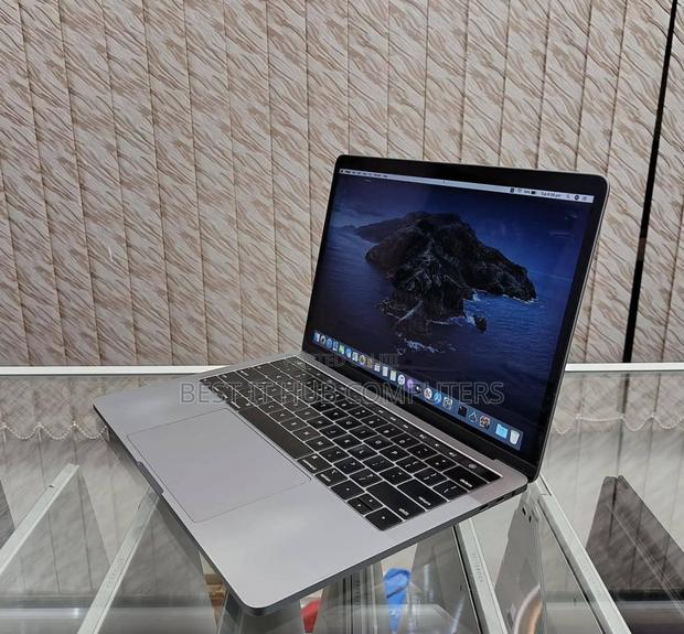 Laptop Apple MacBook Pro 2019 16GB Intel Core i7 SSD 256GB - thumbnail 4