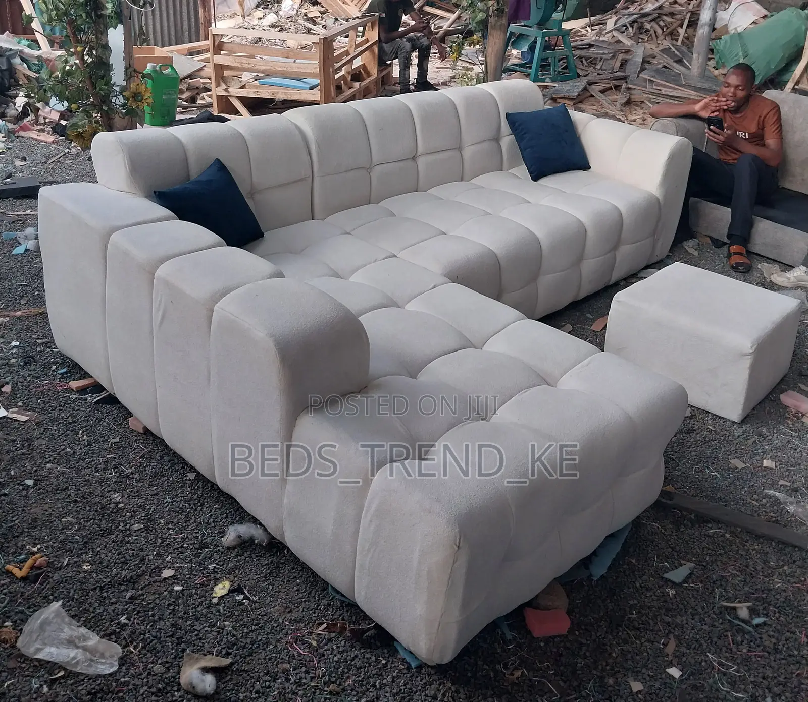 White 6 Seater Bubble L Seat Sofa With Free Throw Pillows
