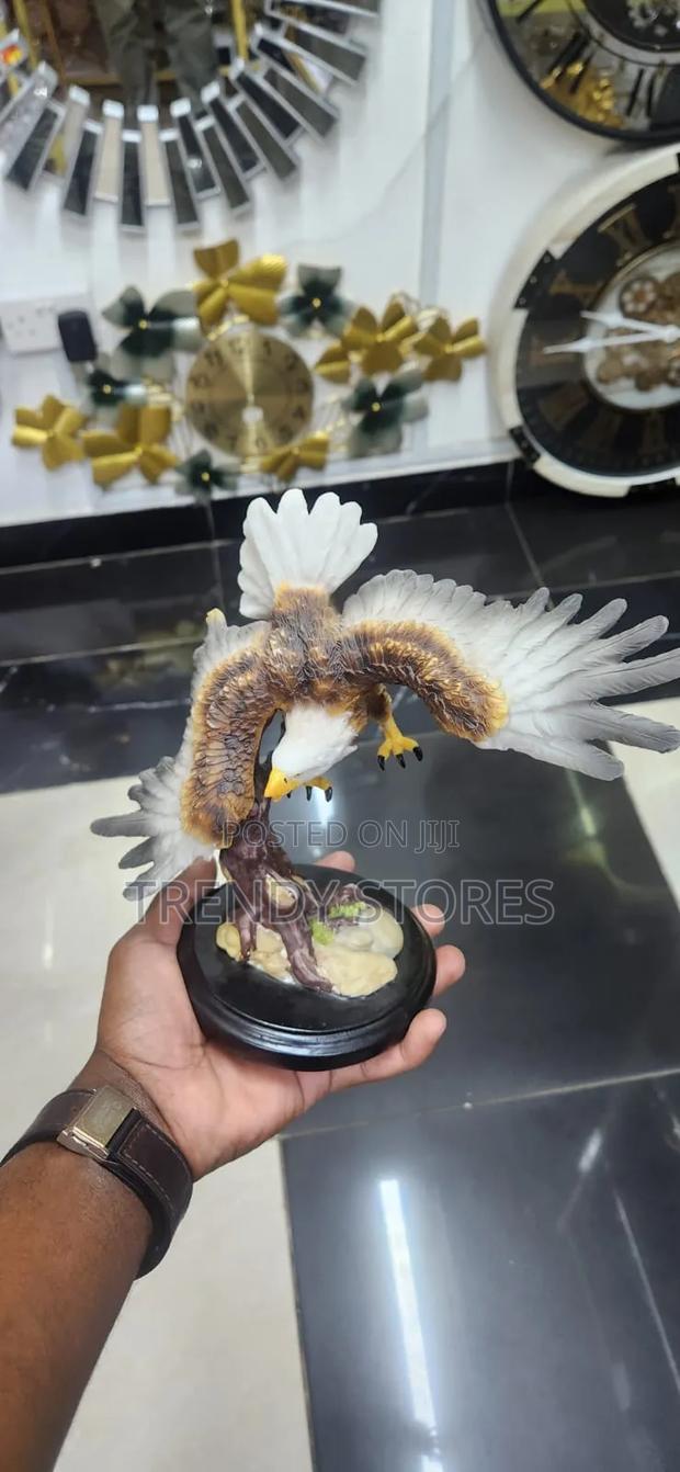 Eagle Figurine - main view