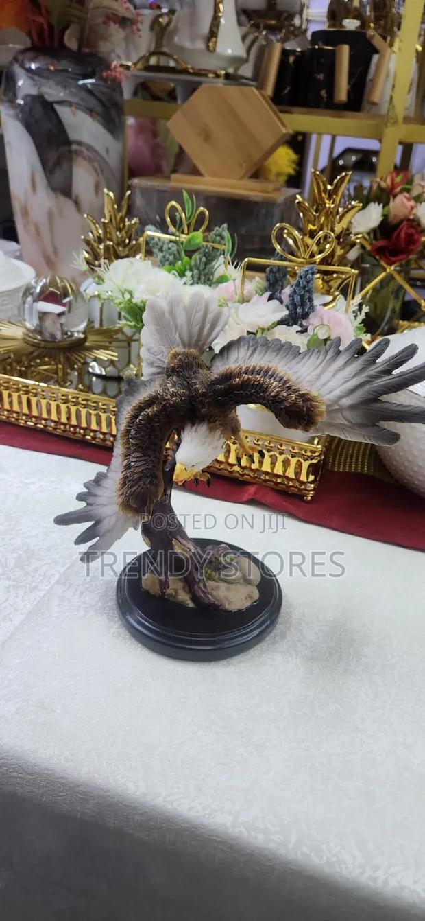 Eagle Figurine - main view