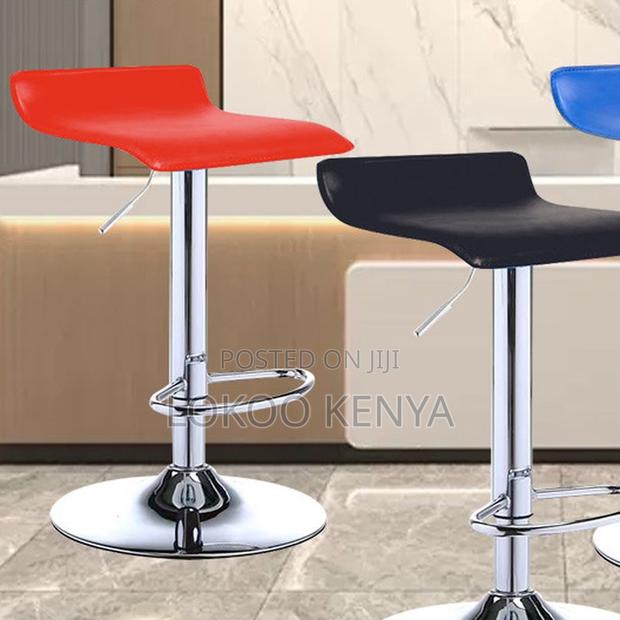 Office Barstool: Elevatebackless Work Seat - main view