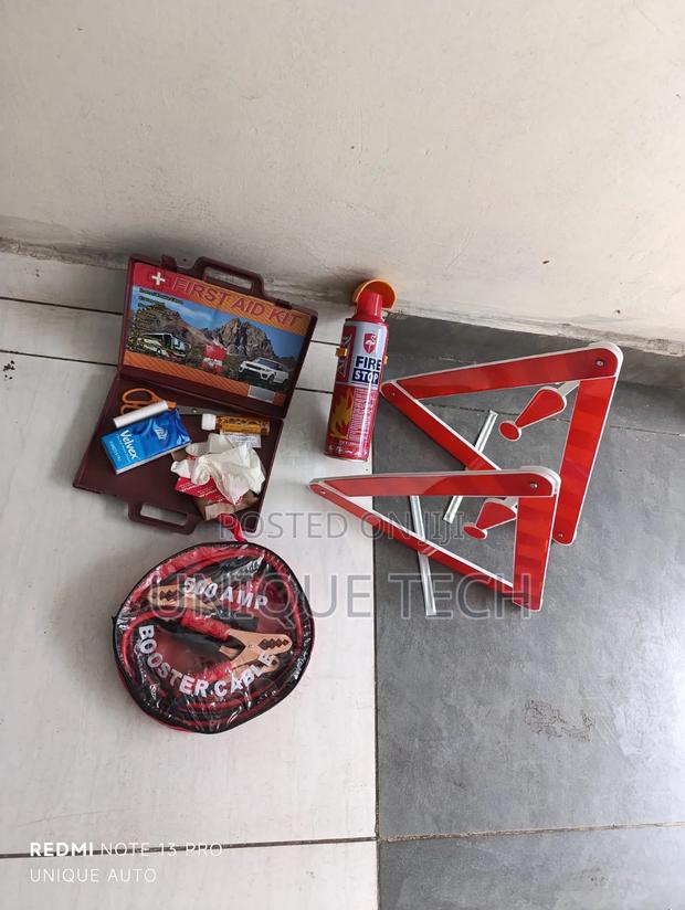 Essential 4in1 Auto Safety Kit / Car Rescue Emergency Set