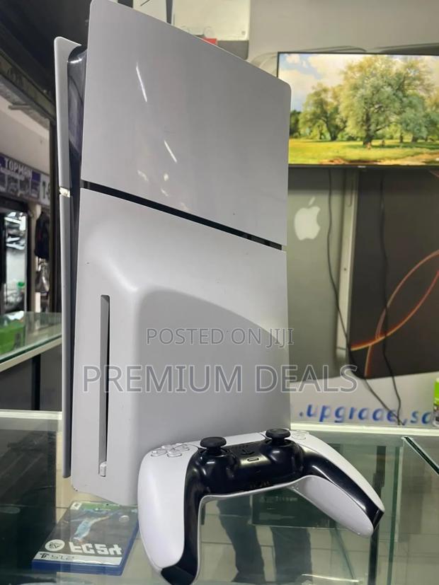 Ps5 Slim With Original Controller and a Warranty Plus Fc