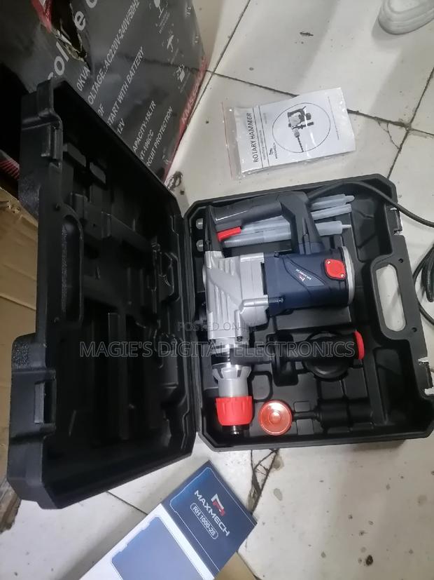 Well Performing 1000w Maxmech Rotary Hammer