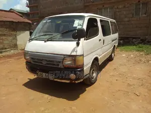 Toyota HiAce 2000 White
