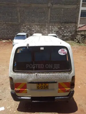 Toyota HiAce 2000 White